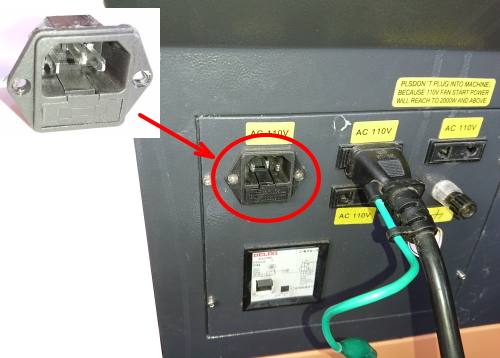 電源コンセント30A ヒューズ付 80W以下用